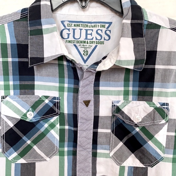 Guess Young Men Long-Sleeve Button-Uo Collared Shirt - Picture 2 of 3